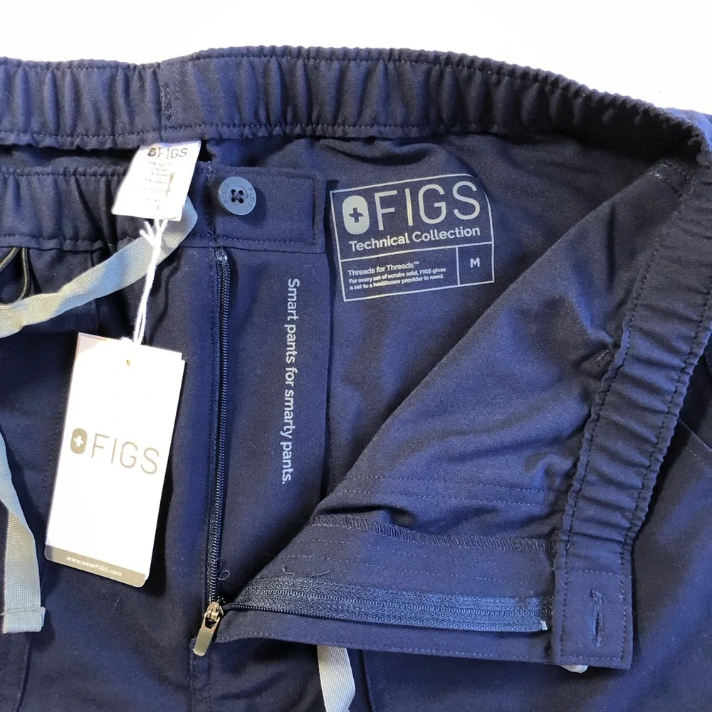 FIGS NWT Men's Navy Cairo Cargo Straight Leg Scrub Pants Size Medium